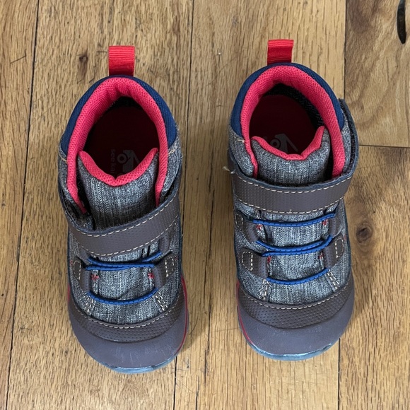 See Kai Run Toddler Hiking Boots size 8 - Picture 2 of 6